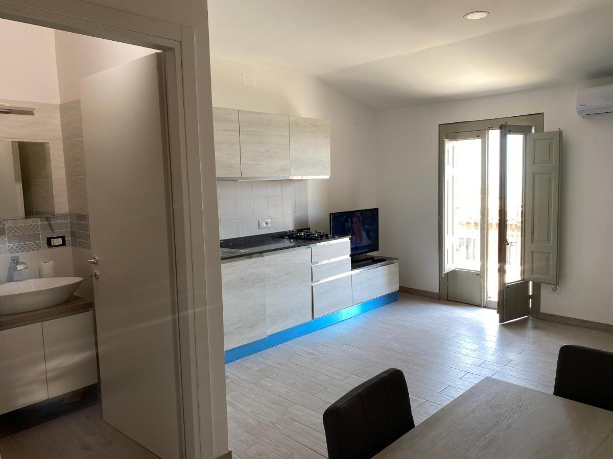 Casa Vacanza Nicole Apartment กัลตาจีโรเน ภายนอก รูปภาพ